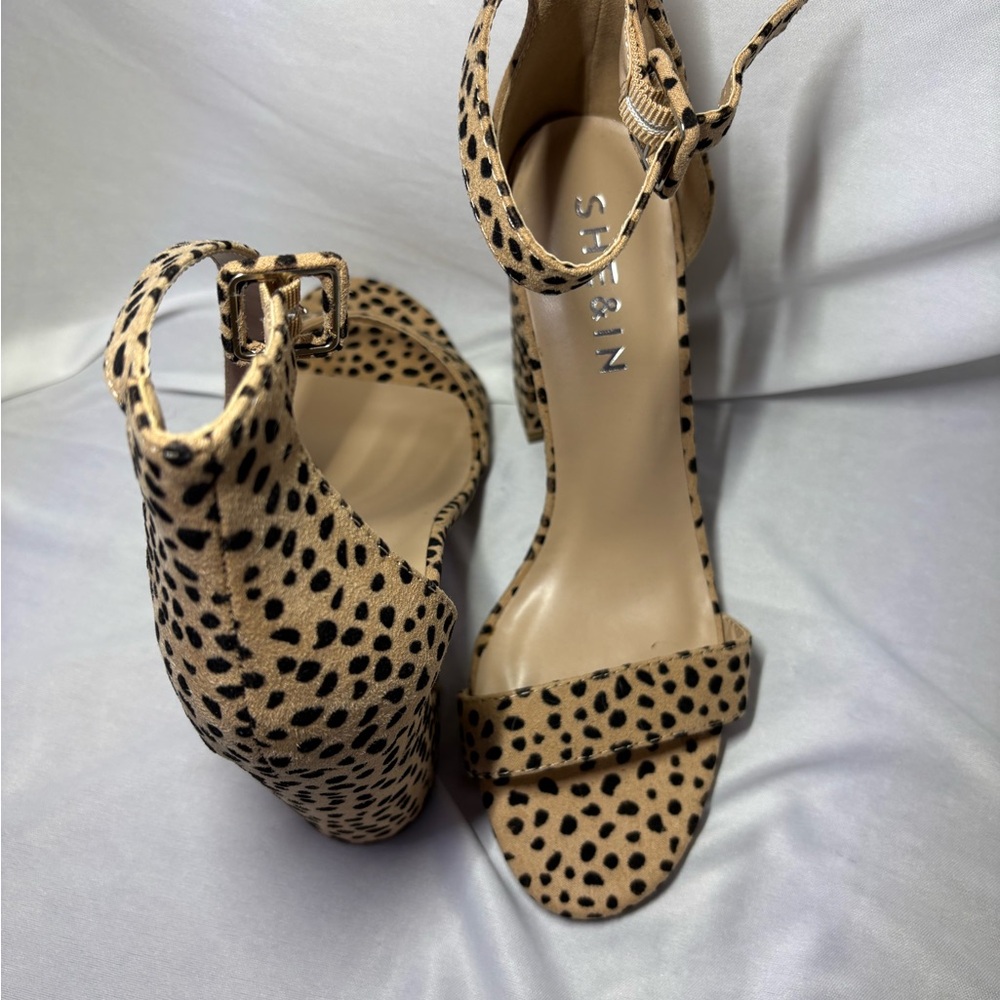 SHE&inLeopard Print Heels